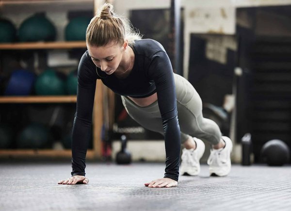 Les push-ups et la santé mammaire : y-a-t-il des risques ?